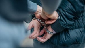 Polisi Tangkap Pelaku Penyayatan Leher Remaja di Depok, Tersangka Ditembak di Margonda