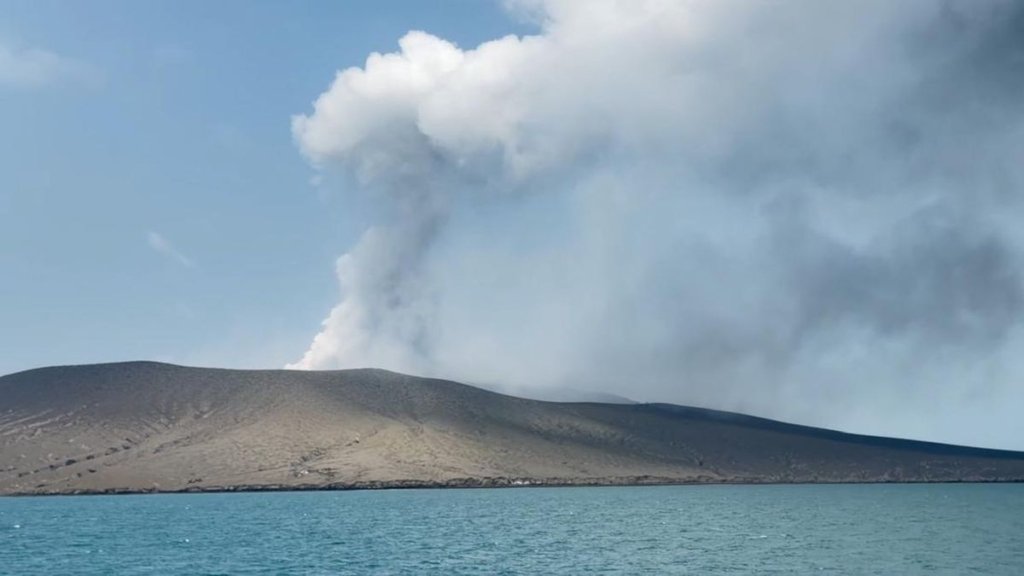 Keluarga Bakal Lakukan Pencarian Mandiri Kru Kapal Hilang di Anak Krakatau